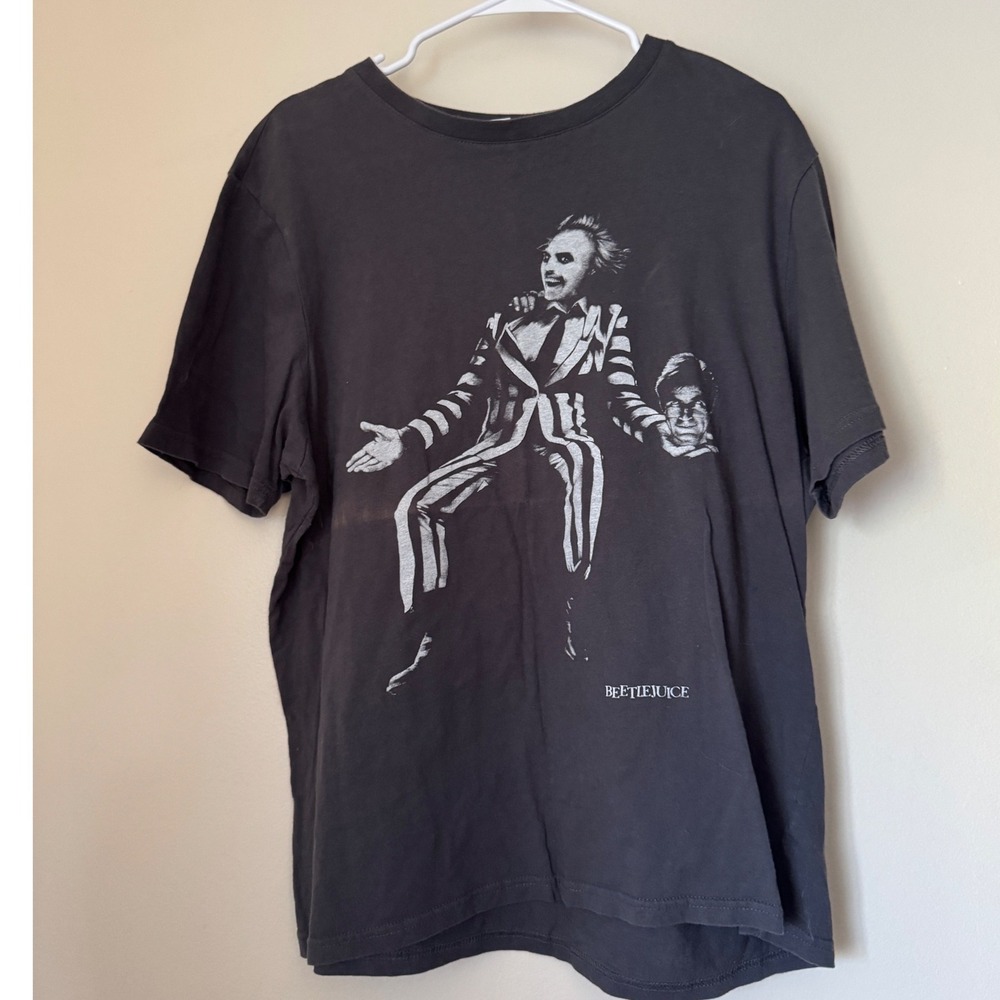 Beetlejuice Graphic T-Shirt Mens Large Black Striped Suit Tim Burton Movie Tee